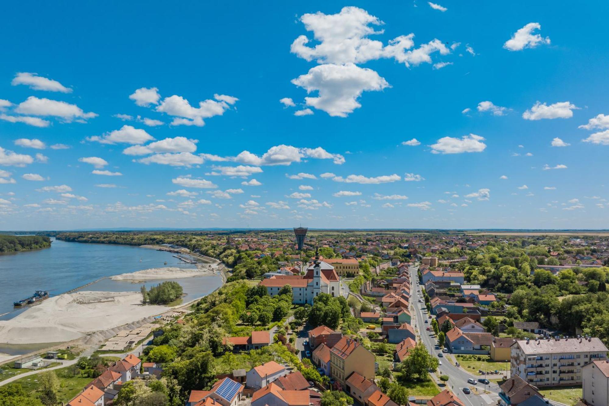 Apartman Sanda Vukovar Bagian luar foto